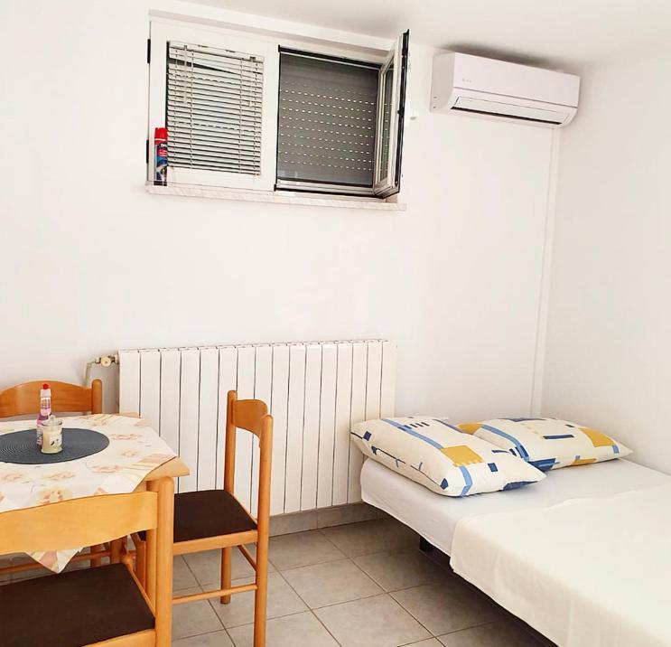 Guesthouse Pejo Poreč Exteriör bild
